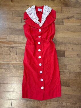 Vintage Red Button-Front Dress with White Polka-Dot Collar